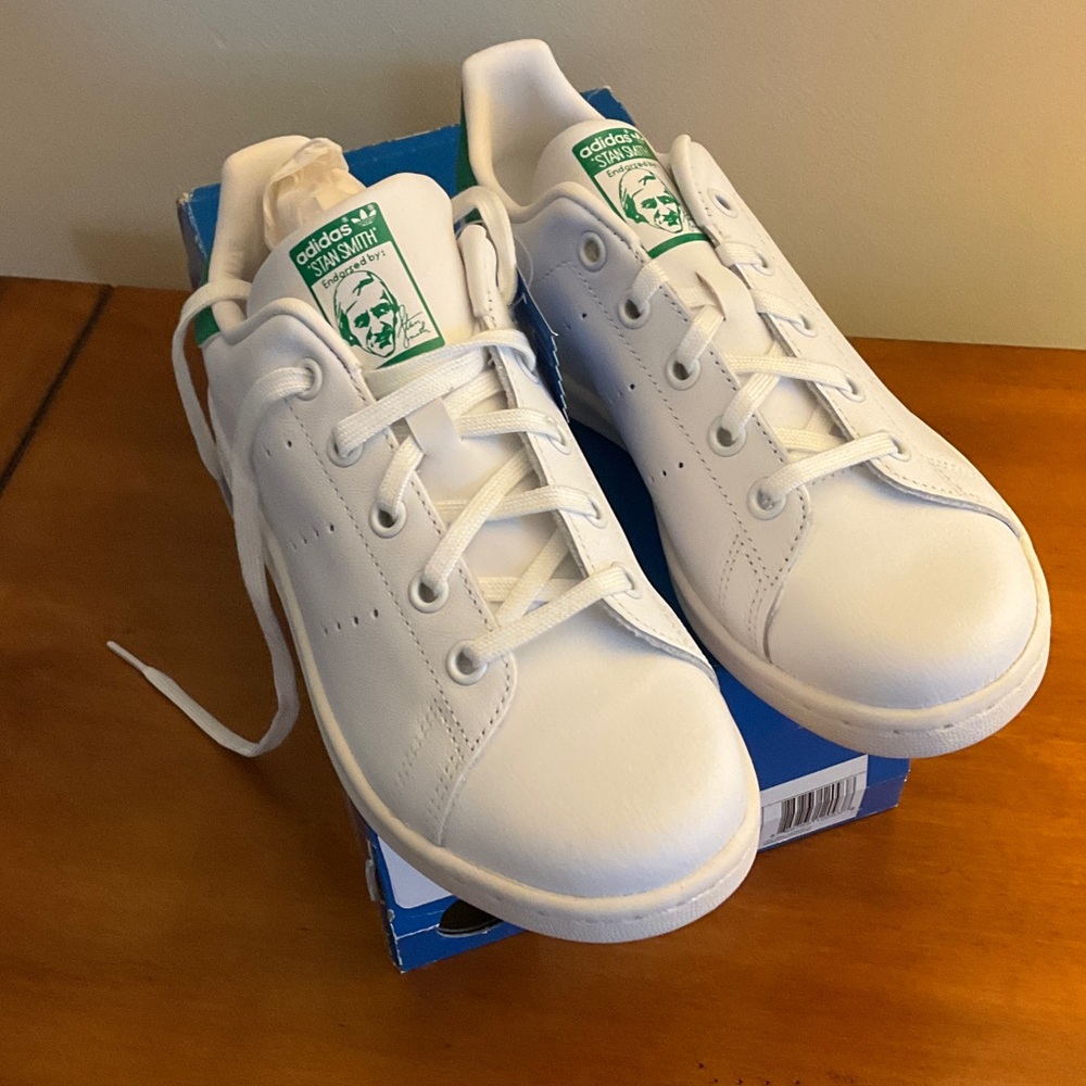 Stan Smith original white adidas brand new inbox size 3